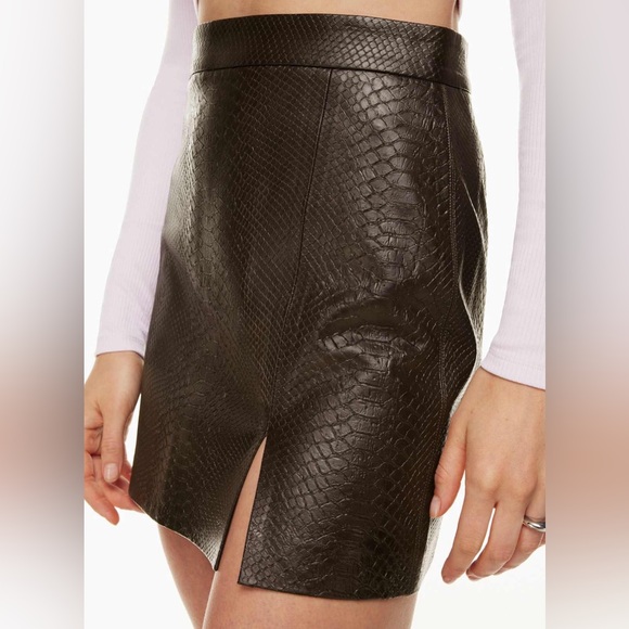 Wilfred Dresses & Skirts - Wilfred Patio Mini Skirt